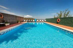 21 Sleeps Private Pool Villa & BBQ Near Barcelona